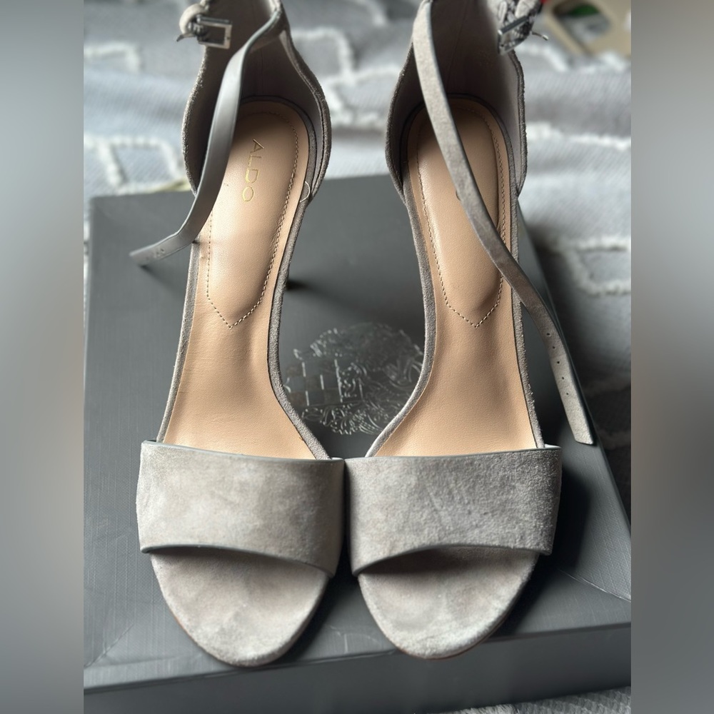 Aldo grey suede heels Women’s size 10